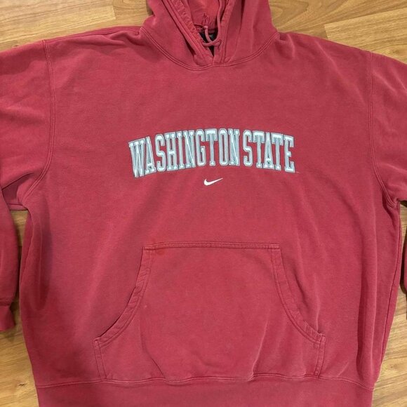 Nike Men's Red and Burgundy Hoodie - Picture 2 of 3